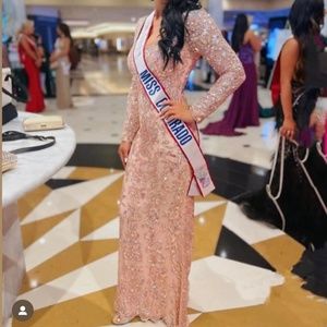 Sherri Hill dress, Low back, sequins, size 2, great condition